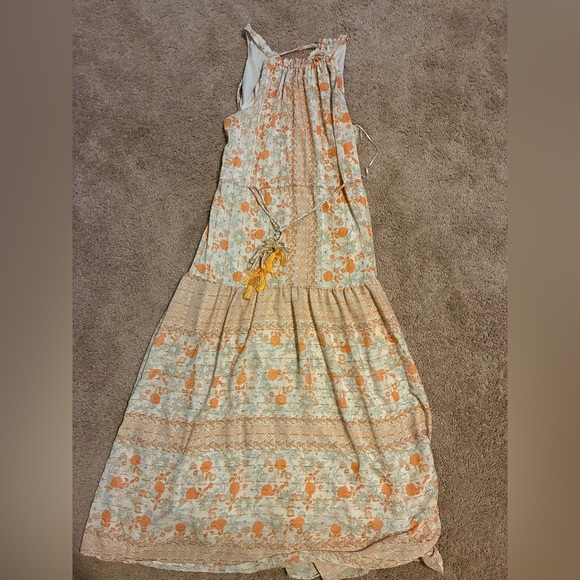 Taylor Dresses & Skirts - Taylor Orange and Cream Floral Dress